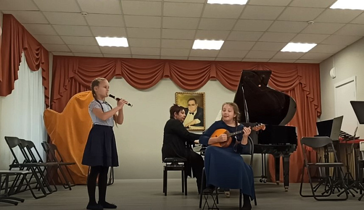 Конкурс на самостоятельно выученную пьесу.